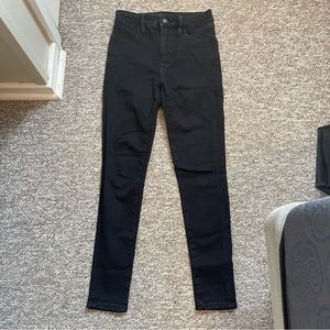 American Eagle Black Skinny Jean. Size 0 Short